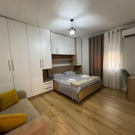Starlight Downtown Apartment Tirana Exterior photo